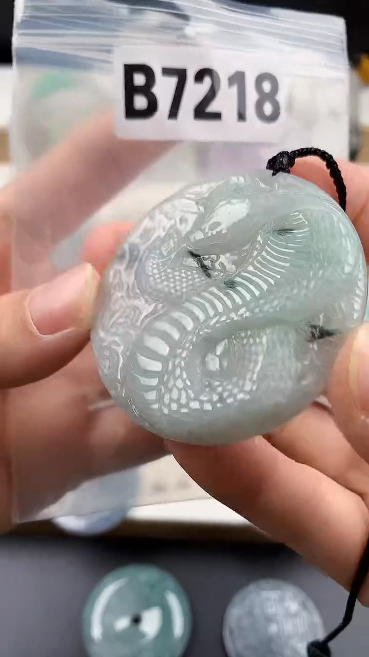 颈饰未镶嵌翡翠天然翡翠吊坠挂件