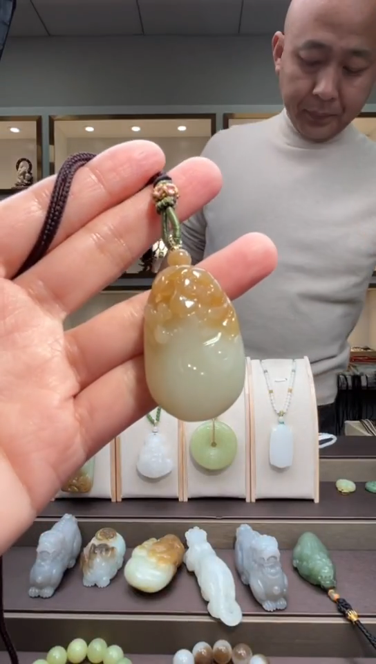 颈饰未镶嵌和田玉苏