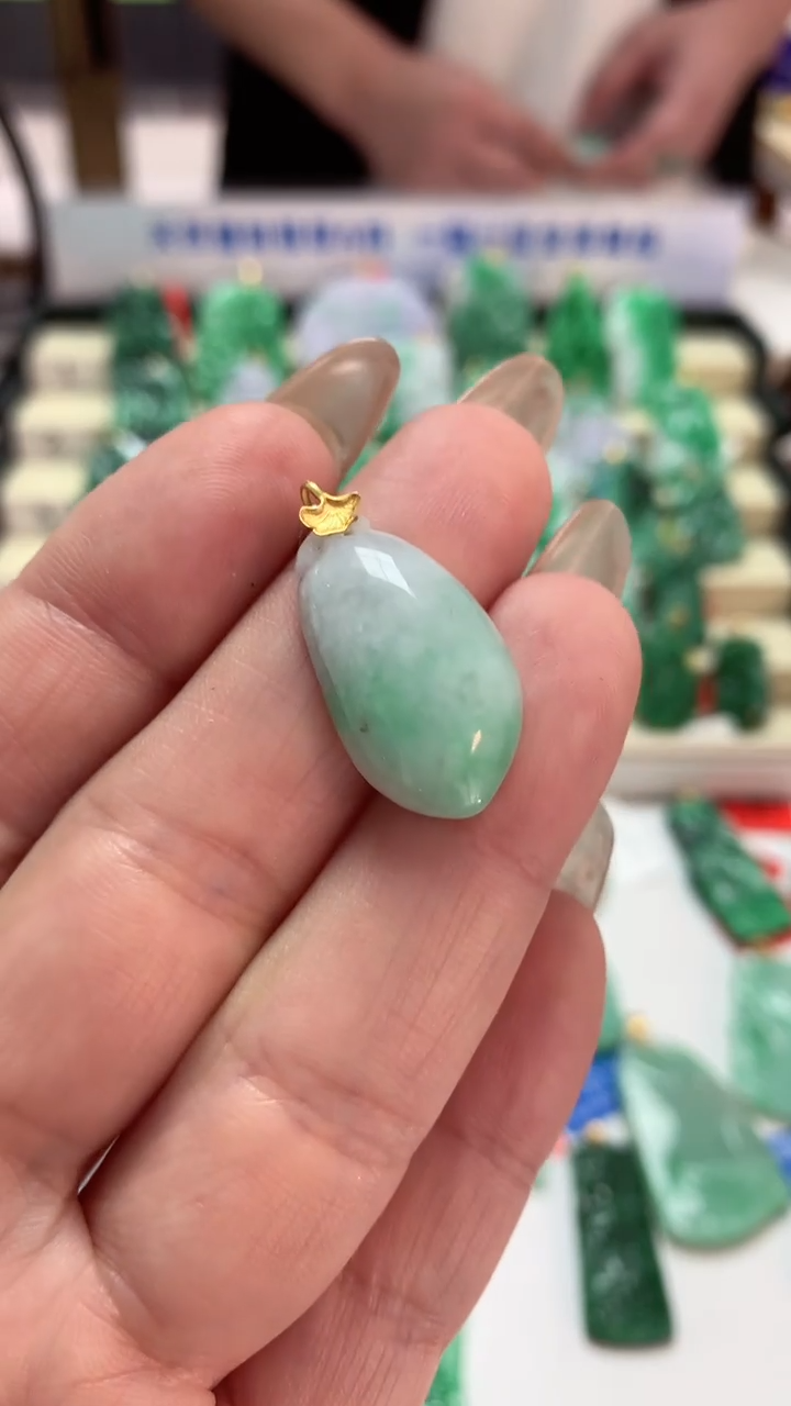 【闪购商品】翡翠吊坠(不含链)18K金镶嵌挂件