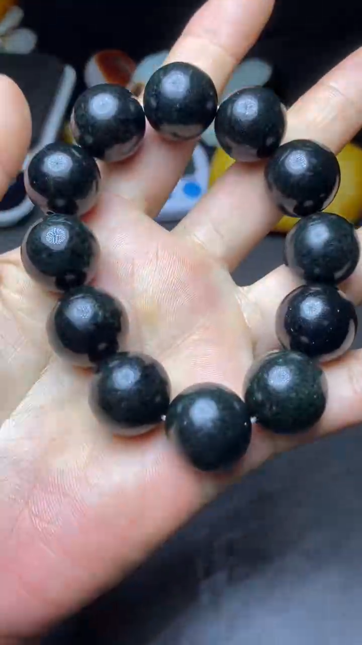 和田玉未镶嵌把件和田玉