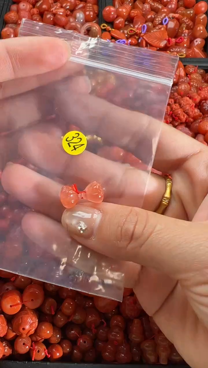 【闪购商品】南红玛瑙颈饰未镶嵌1