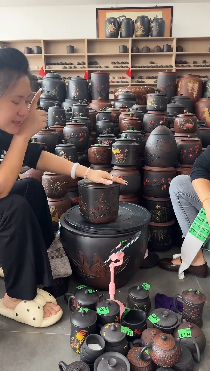 瑕疵茶叶罐 荷花小五饼  427  