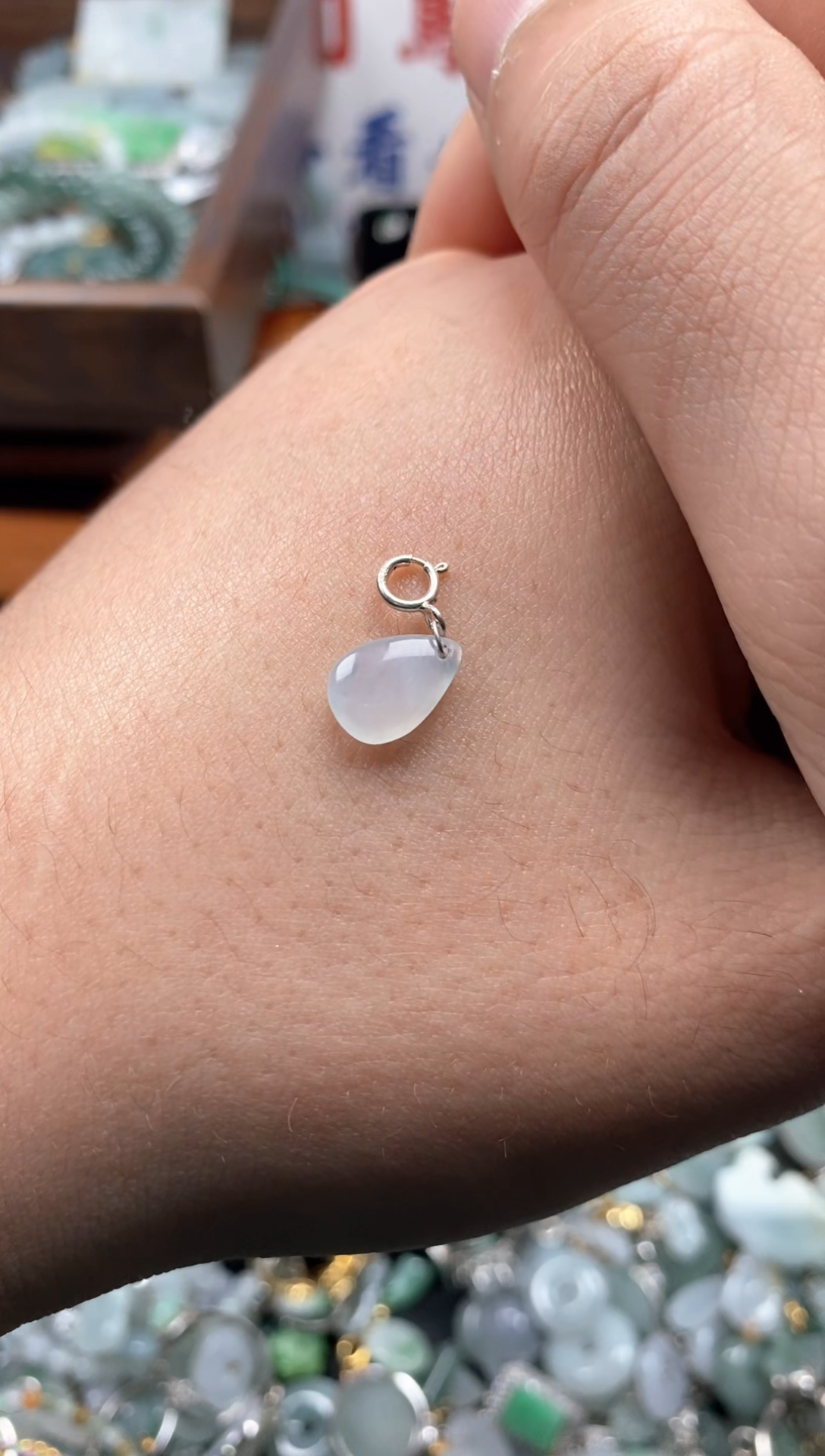 【闪购商品】翡翠颈饰未镶嵌哥哥