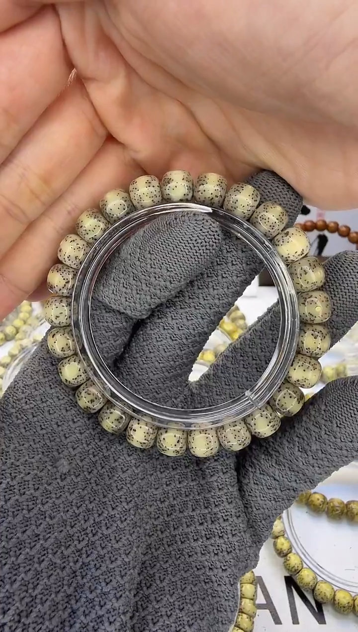 手串星月菩提9/8 冰糖玉化 一线天留白 同枝果  C19