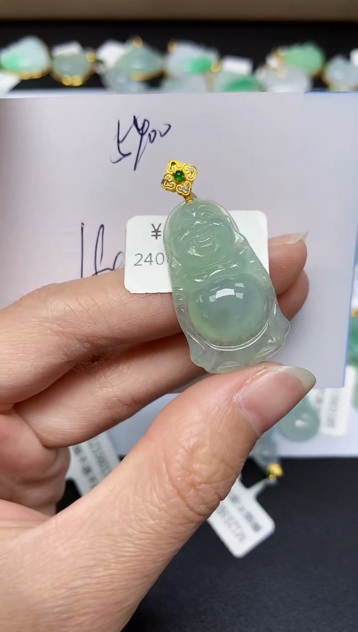 翡翠18K金镶嵌颈饰 天然翡翠A货