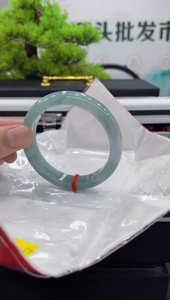 【闪购商品】翡翠手镯未镶嵌手镯