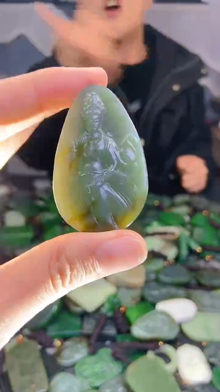 颈饰未镶嵌和田玉1