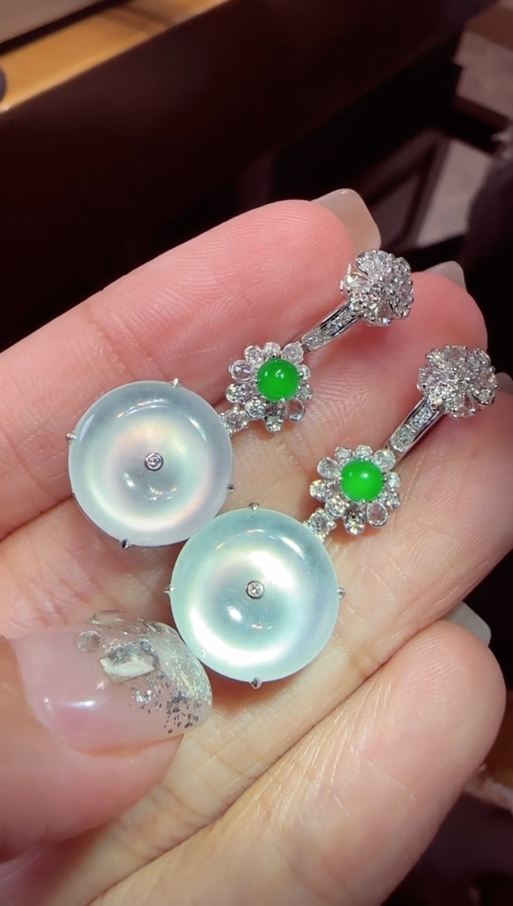 【闪购商品】翡翠耳坠18K金镶嵌平安扣