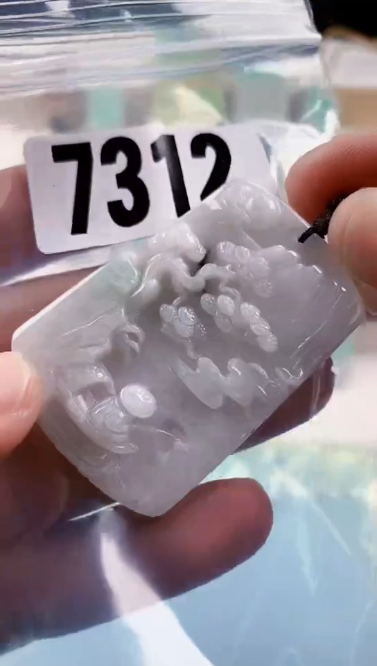 【闪购商品】翡翠挂件未镶嵌天然翡翠吊坠挂件