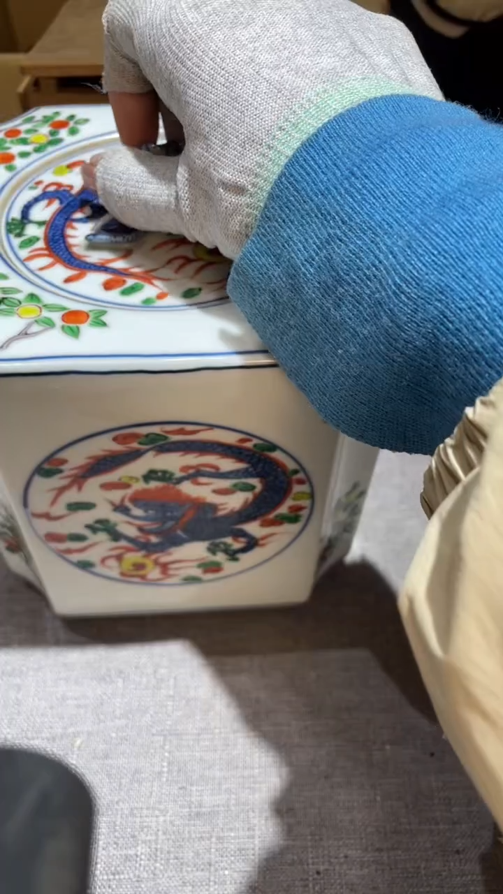 陶瓷吐****了吐鲁番的葡萄熟了