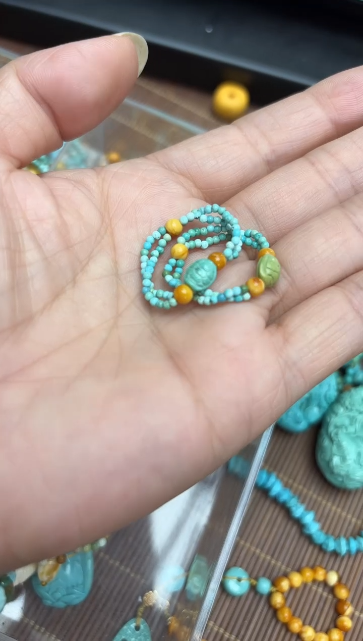 琥珀未镶嵌珠宝奇石戒指多样性发其一