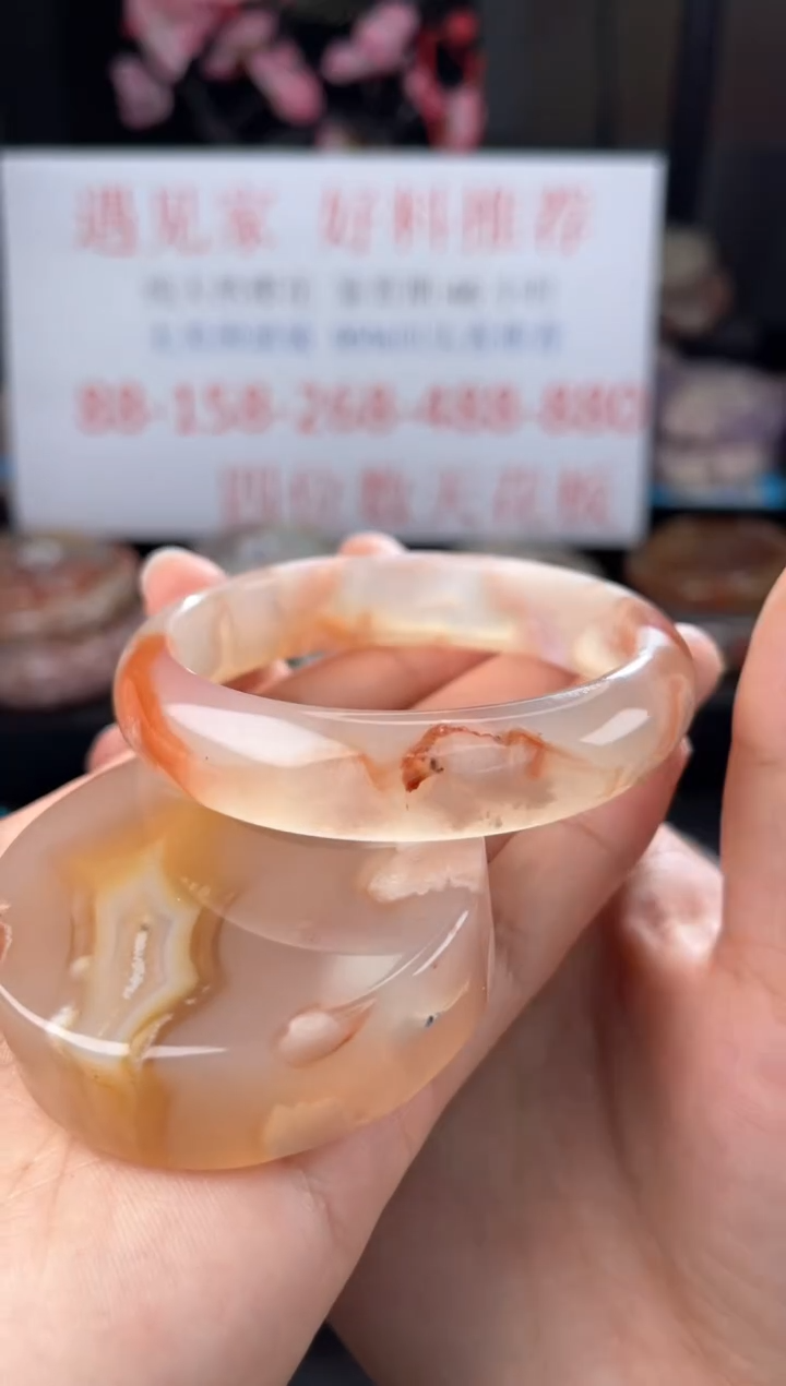 【闪购商品】石英质玉手镯未镶嵌56