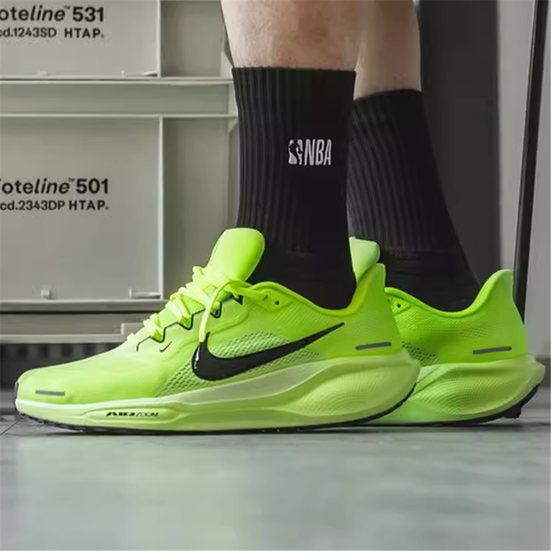 Nike/耐克2025男士回弹耐磨运动跑步鞋时尚跑鞋