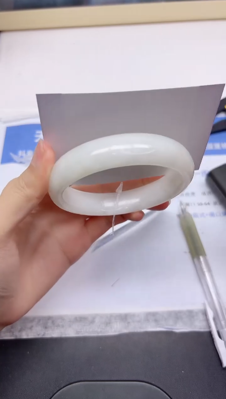 和田玉手镯未镶嵌268-62.5