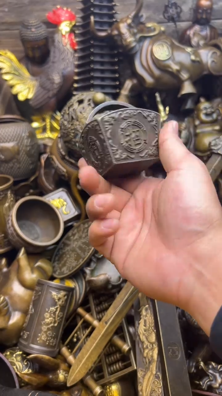 精美铜器，点击下单