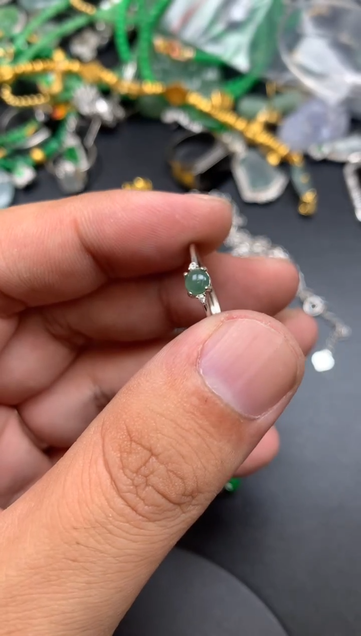 颈饰未镶嵌翡翠飒掌控命运商品不退不换