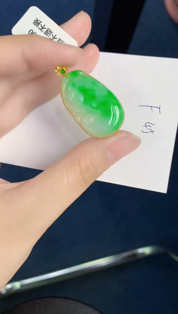 翡翠18K金镶嵌颈饰天然翡翠緬甸A貨
