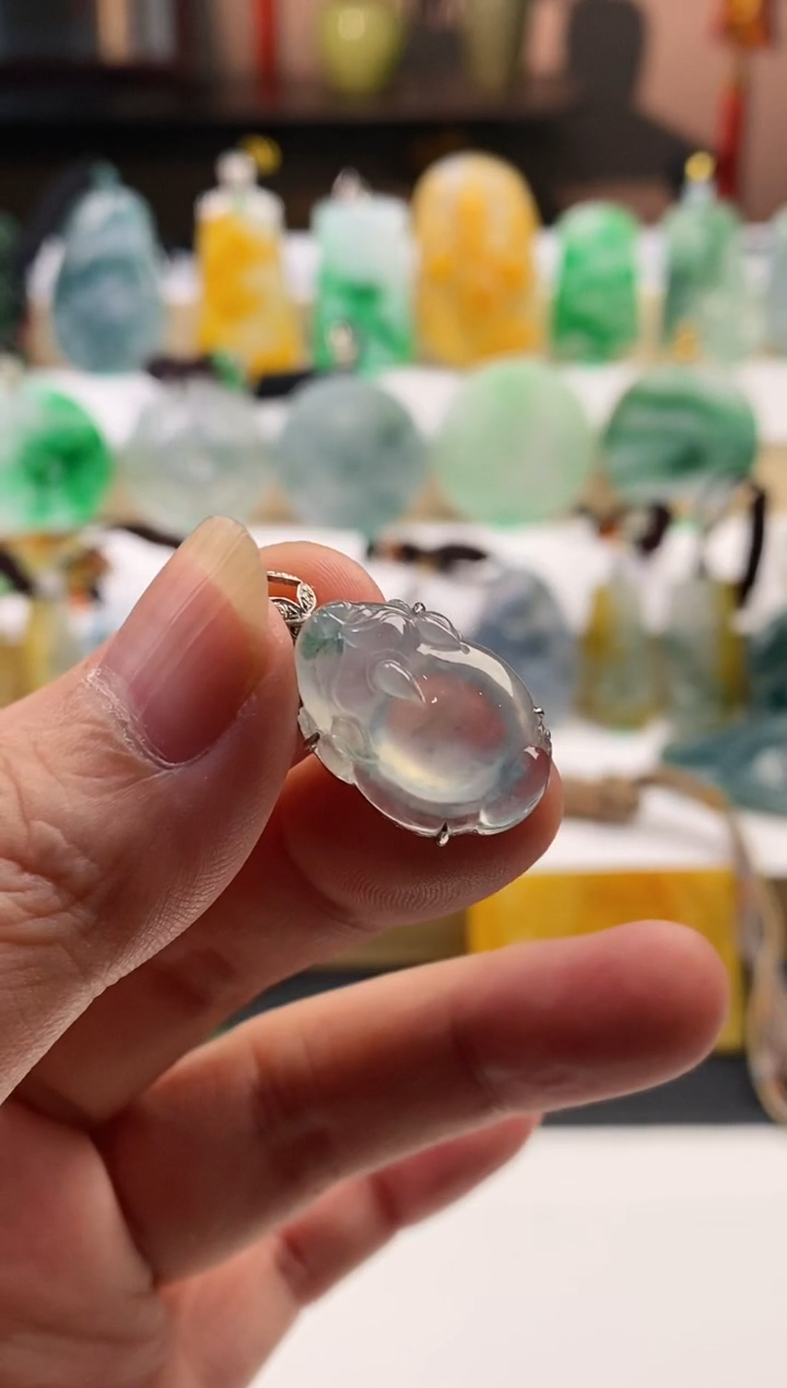 【闪购商品】翡翠吊坠(不含链)18K金镶嵌天然缅甸A货翡翠吊坠