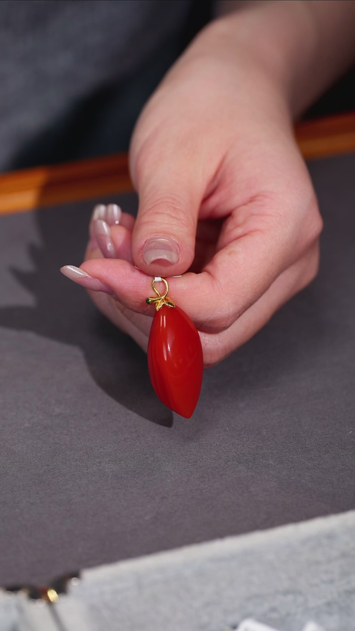 吊坠(不含链)18K金镶嵌南红玛瑙原矿D11