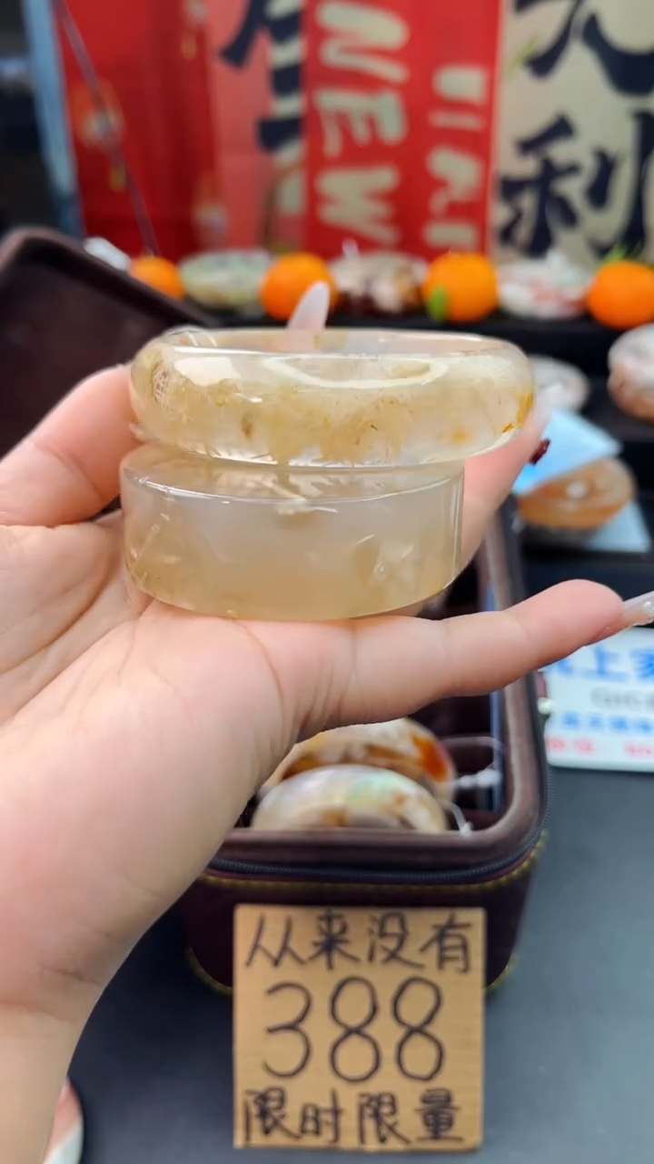 【闪购商品】石英质玉手镯未镶嵌赠送镯心（61圈口）