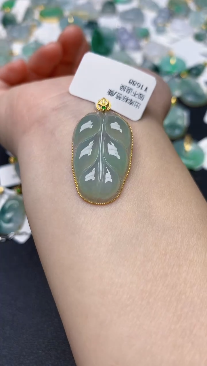 颈饰18K金镶嵌翡翠天然缅甸A货翡翠