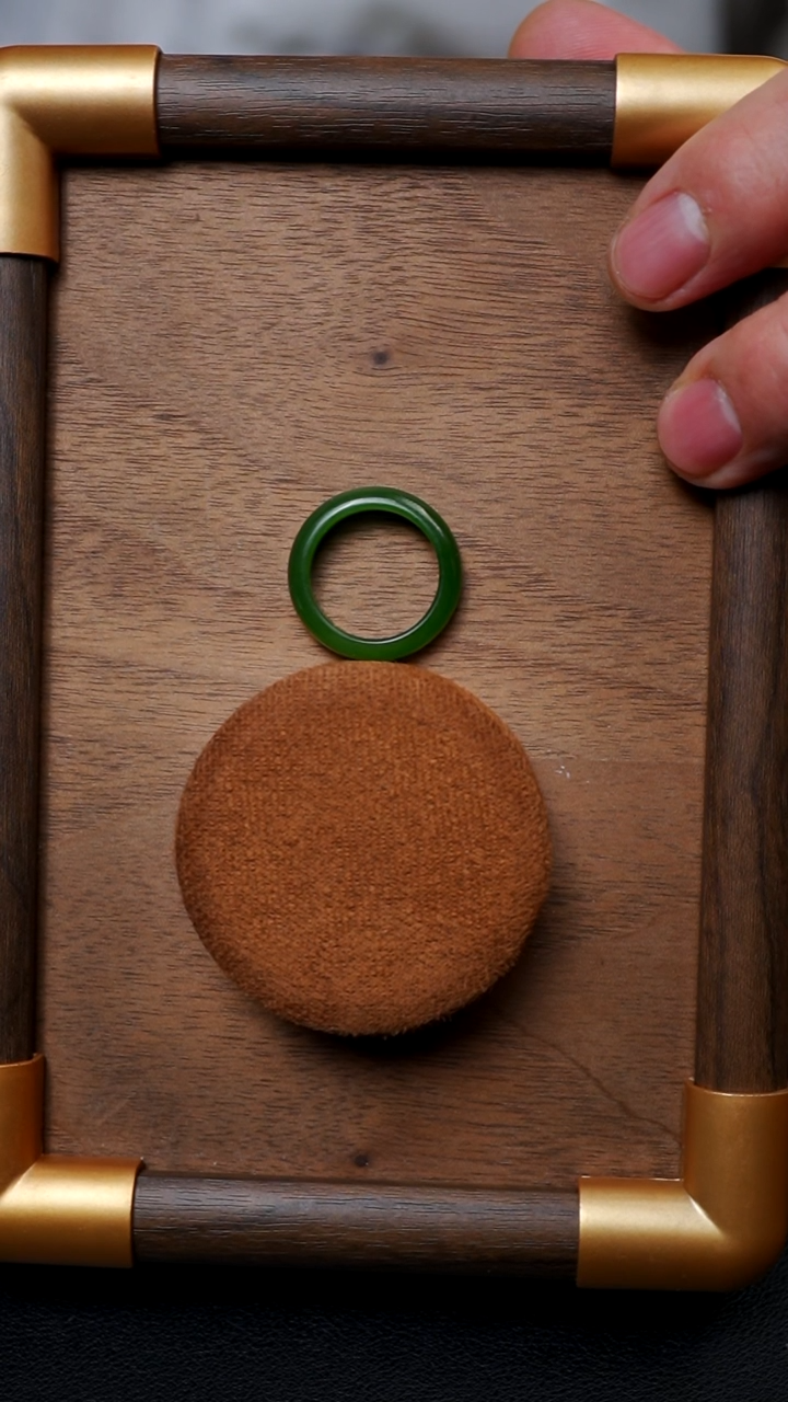 未镶嵌戒指和田玉（碧玉）五*碧玉指环