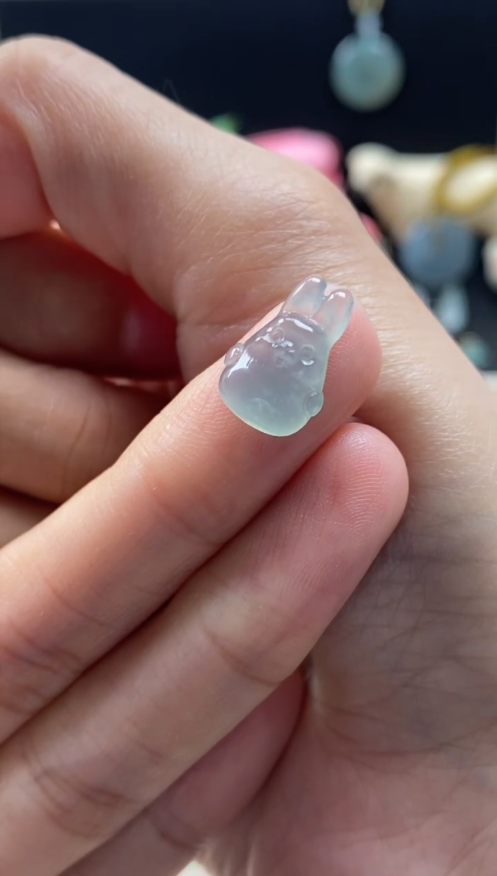 【闪购商品】翡翠颈饰未镶嵌翡翠冰晴兔子