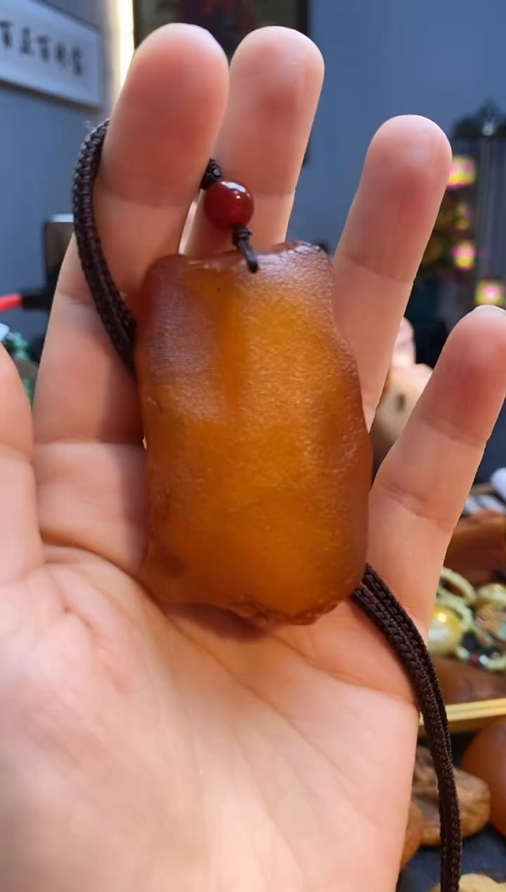 琥珀颈饰未镶嵌吊坠
