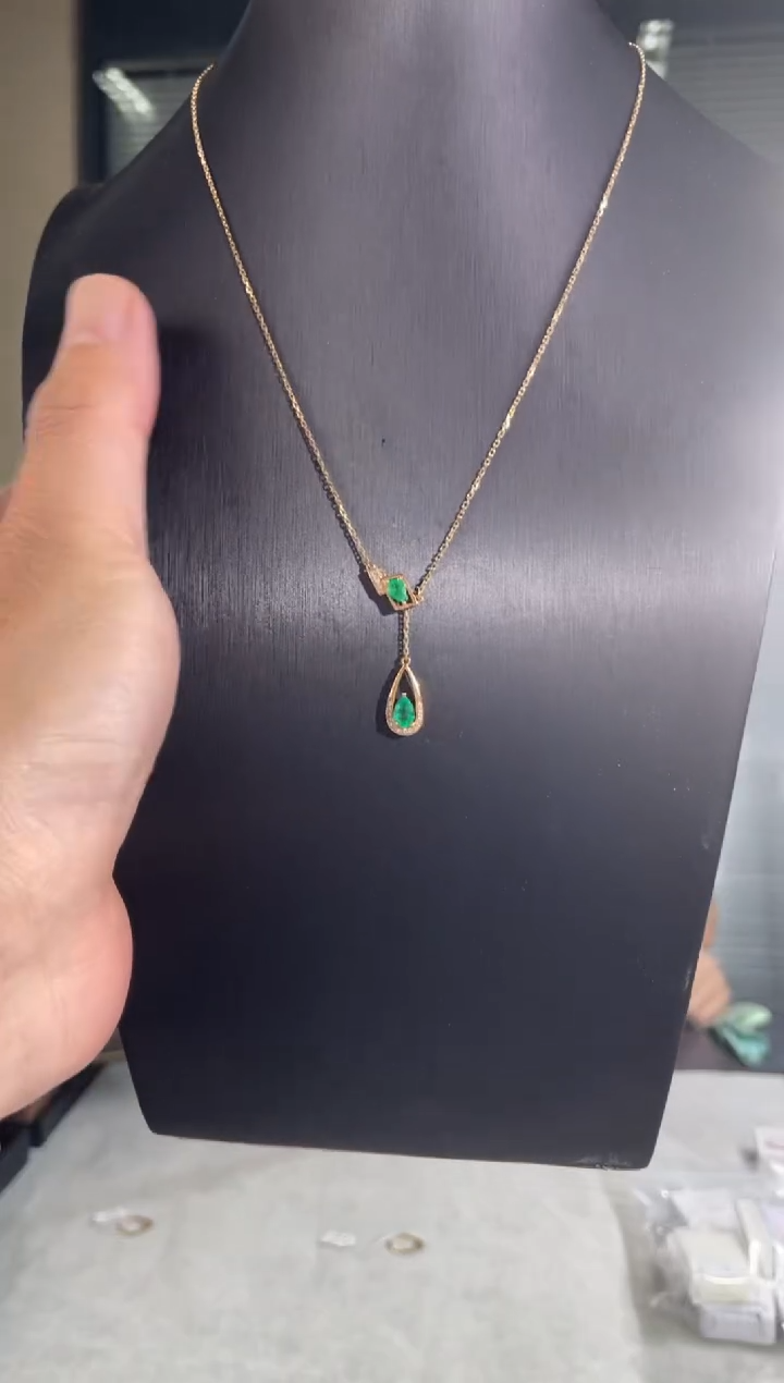 【闪购商品】祖母绿吊坠(赠链)18K金镶嵌潘杰希尔钻石镶嵌