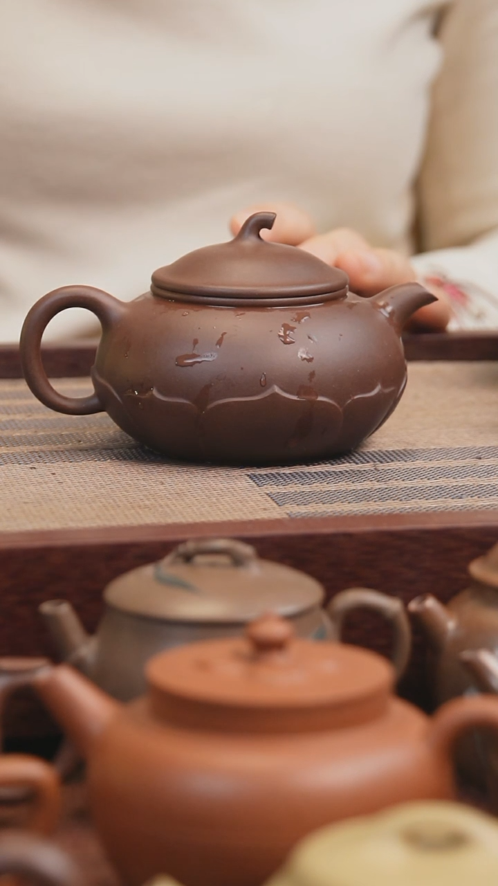 【闪购商品】紫砂茶壶紫泥莲语壶