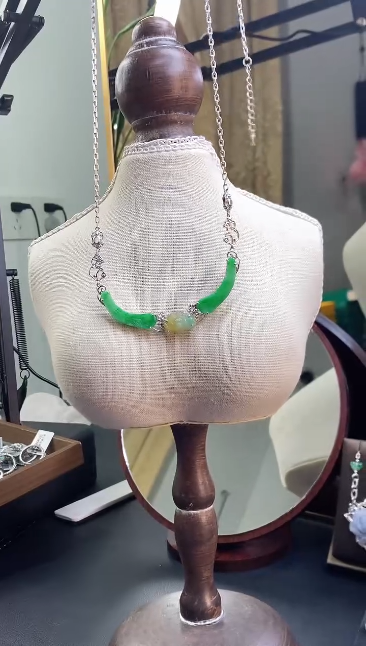 颈饰银S925镶嵌翡翠19355