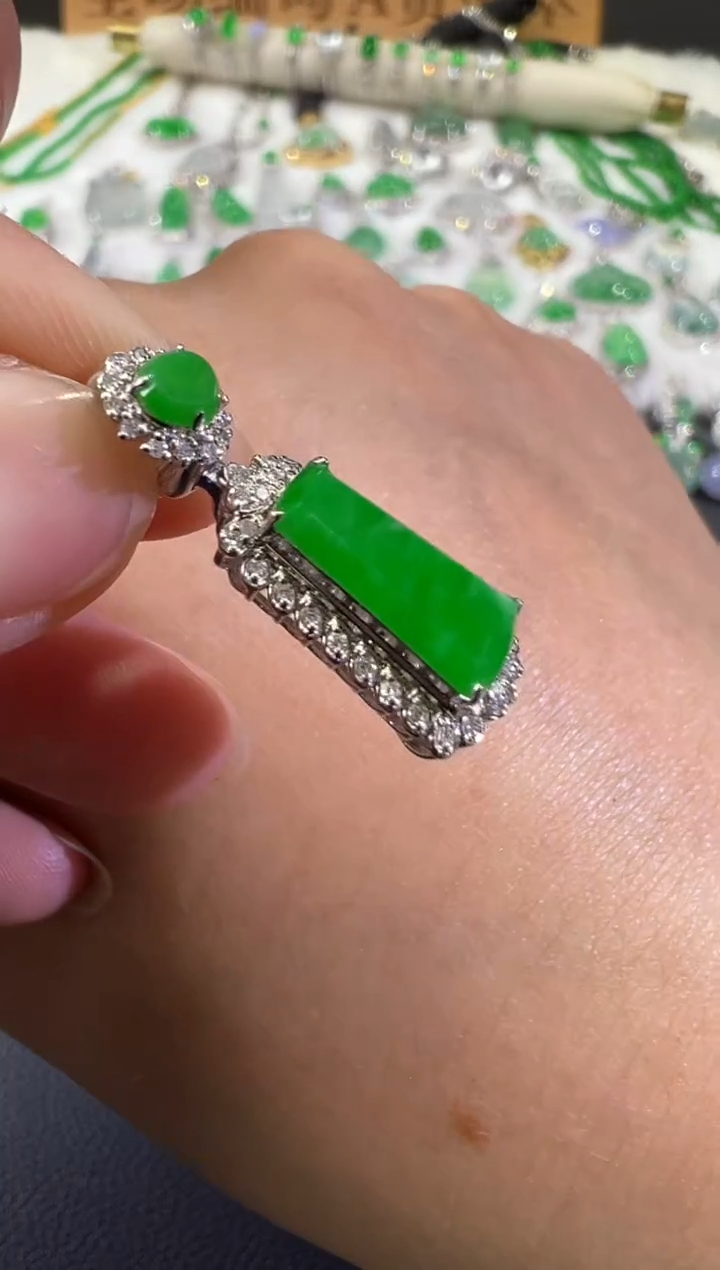 吊坠(不含链)18K金镶嵌翡翠B578|4980