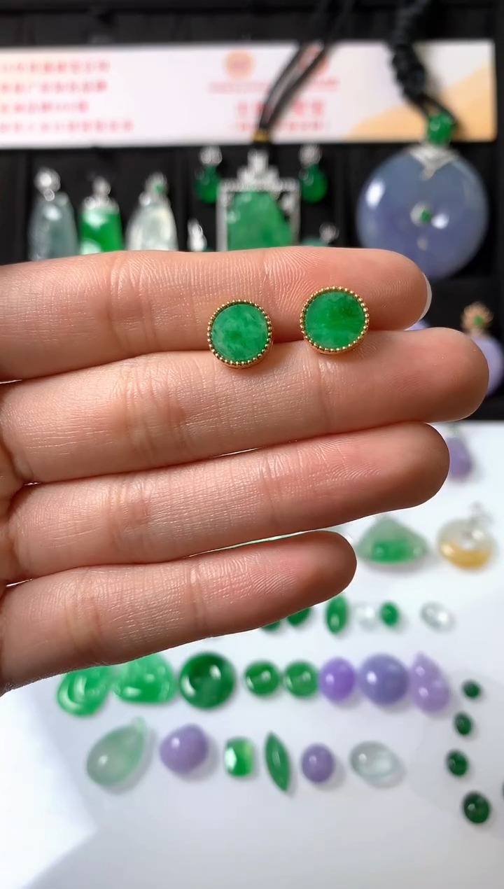 吊坠(赠链)18K金镶嵌翡翠吊坠