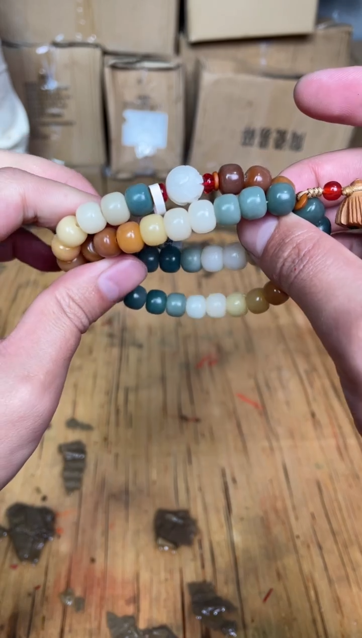 木质非金属捧月文创福利闪购商品无礼盒