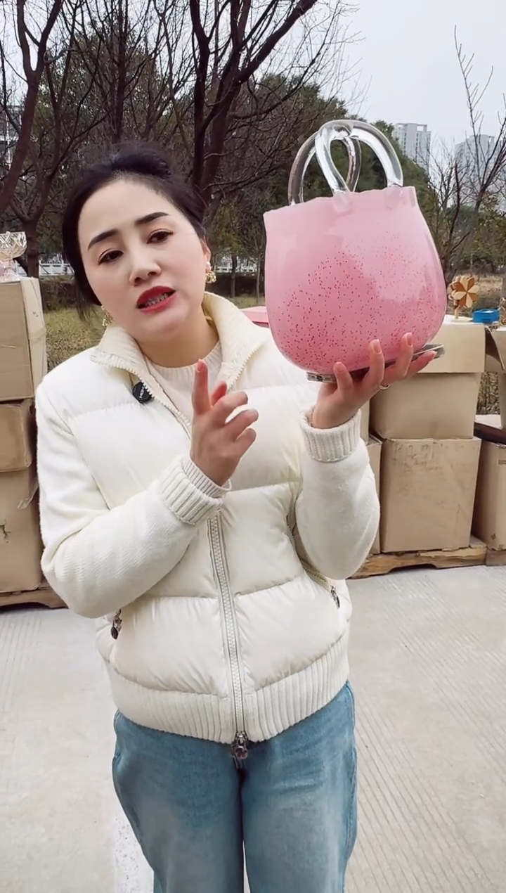 【闪购商品】玻璃C-草莓包包