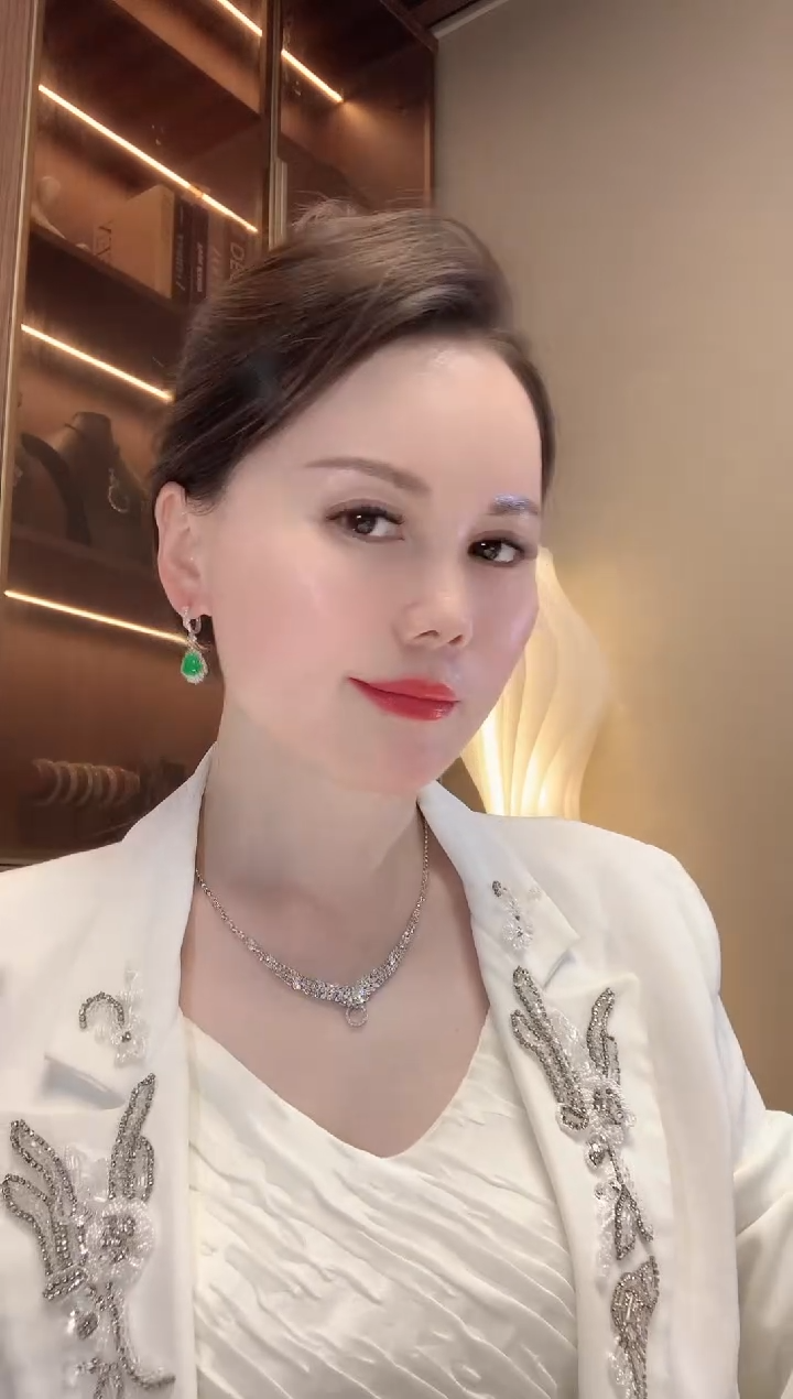 【闪购商品】翡翠耳饰18K金镶嵌C80  多样性发货一件