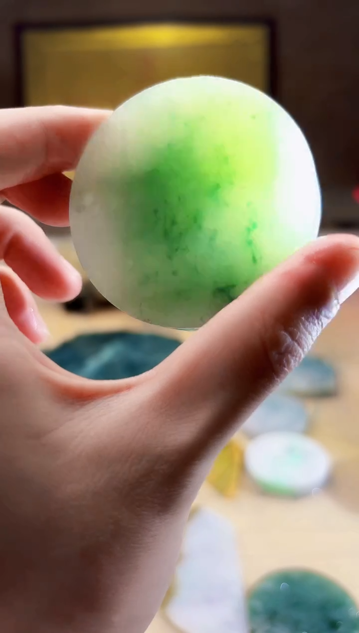 翡翠挂件未镶嵌A货张星5967