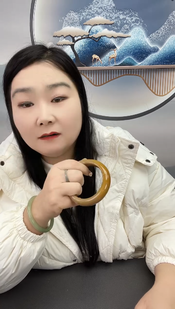 未镶嵌密玉黄色镯子密玉（石英质玉）6061