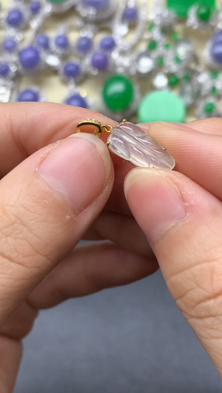 颈饰18K金镶嵌翡翠221-中国好珍宝