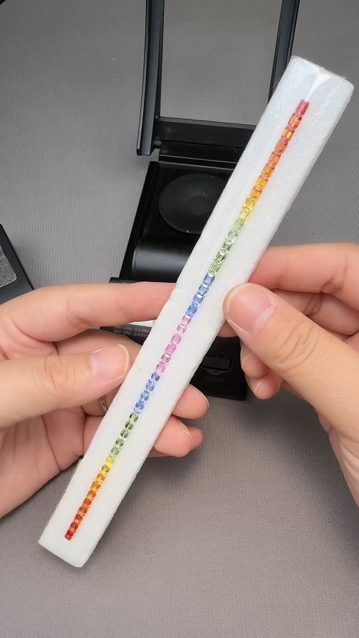 【闪购商品】彩色蓝宝石彩蓝宝未镶嵌12ct-A492-一条