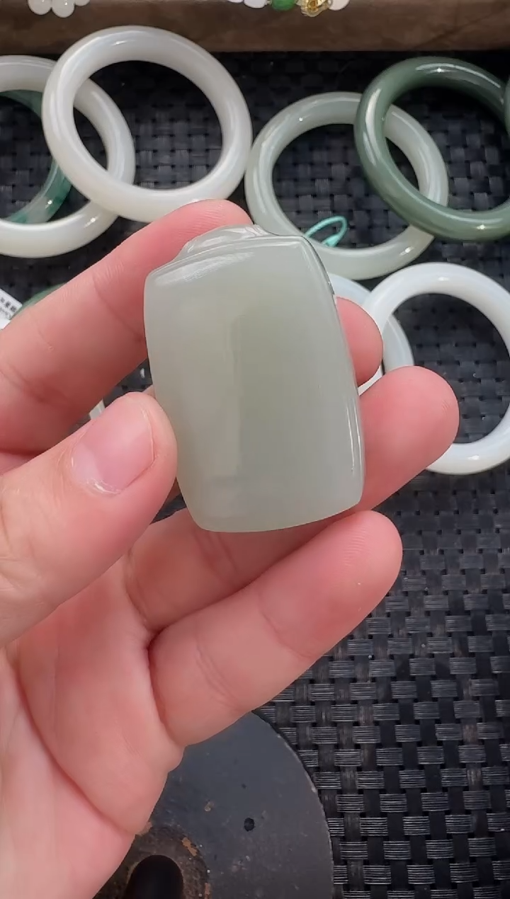 颈饰未镶嵌和田玉无事牌