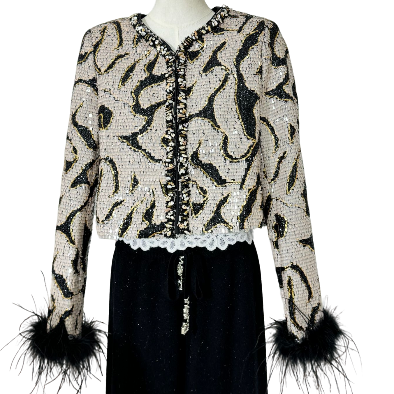 秋冬+2025年+新款+轻奢名媛+重工双色珠片+羽毛袖+上衣+短外套