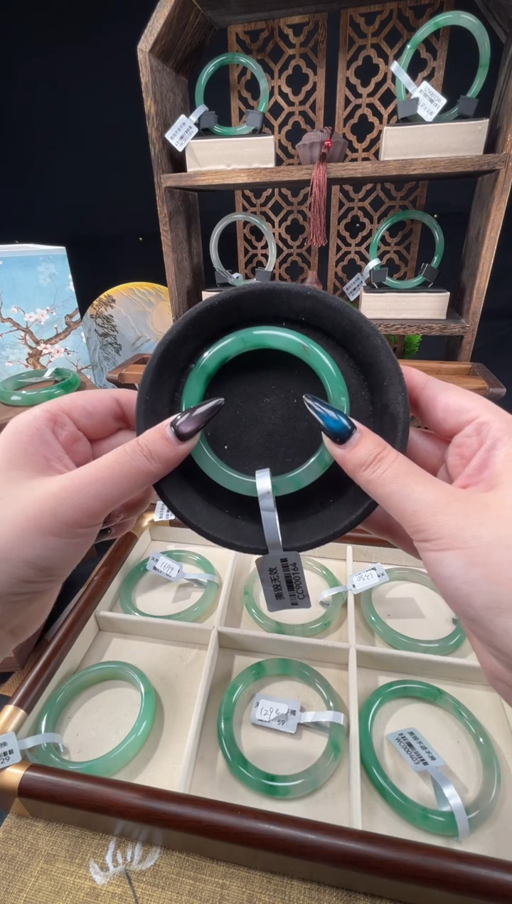 未镶嵌手镯石英质玉（非洲翠）圈口58