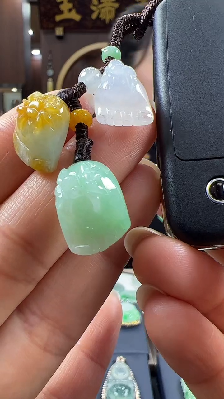 【闪购商品】翡翠未镶嵌挂件猪猪包挂