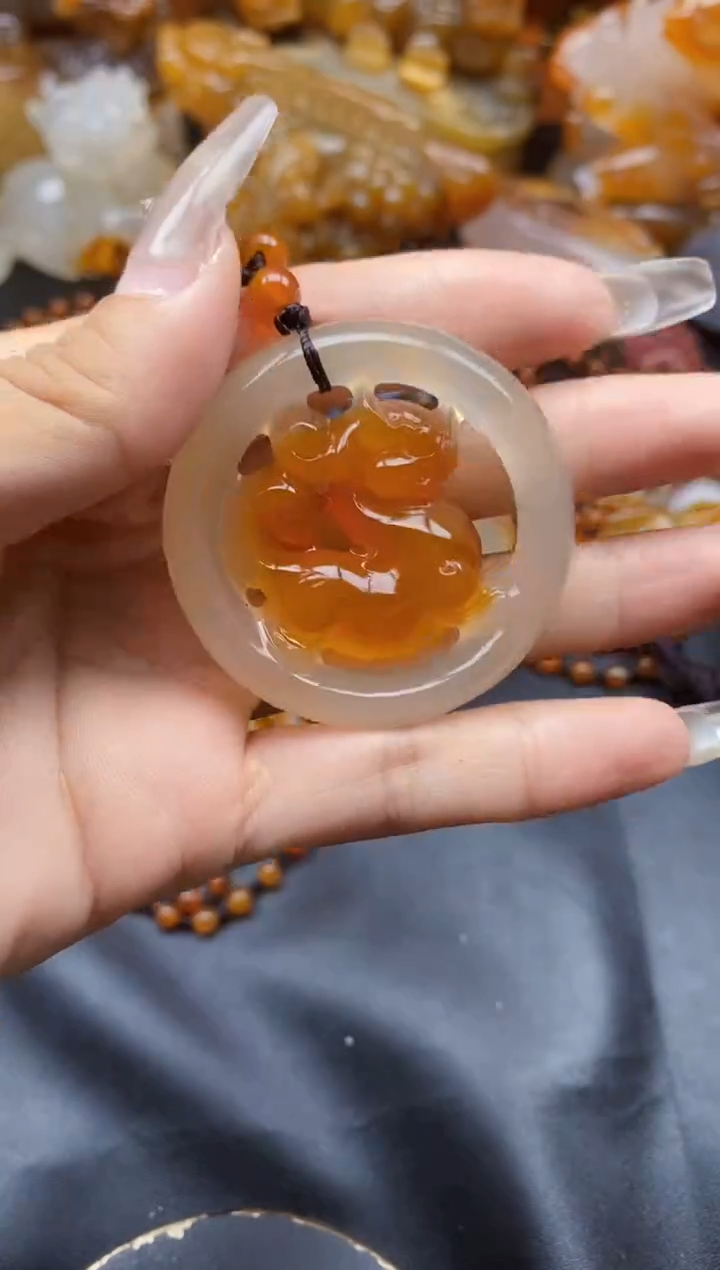 玛瑙/玉髓挂件未镶嵌宏*@ll