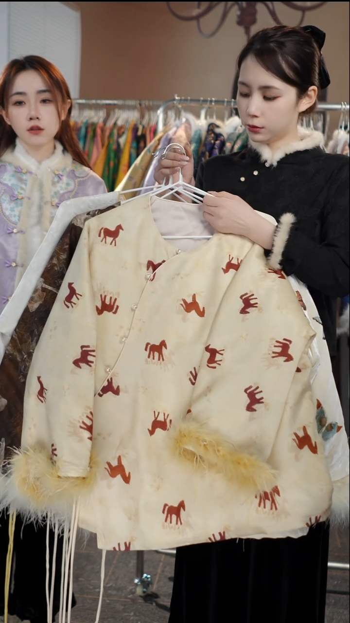 65羊毛  35桑蚕丝  马