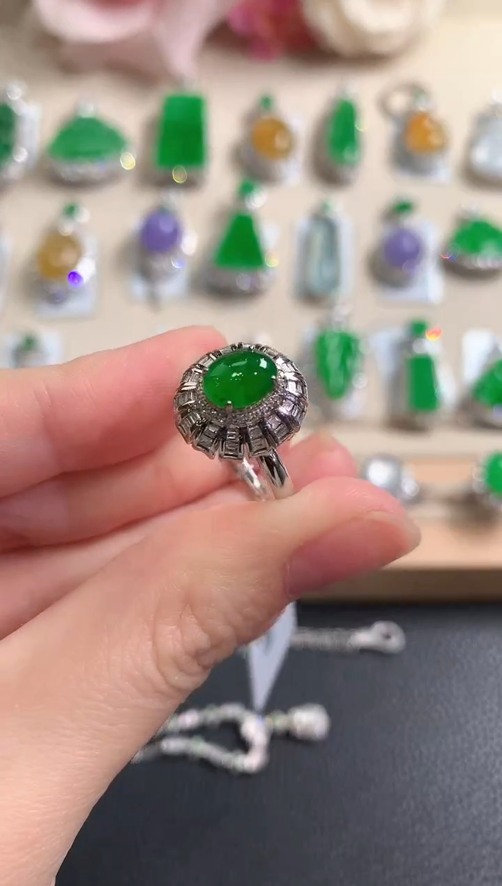 18K金镶嵌戒指翡翠冬日珠宝Q114