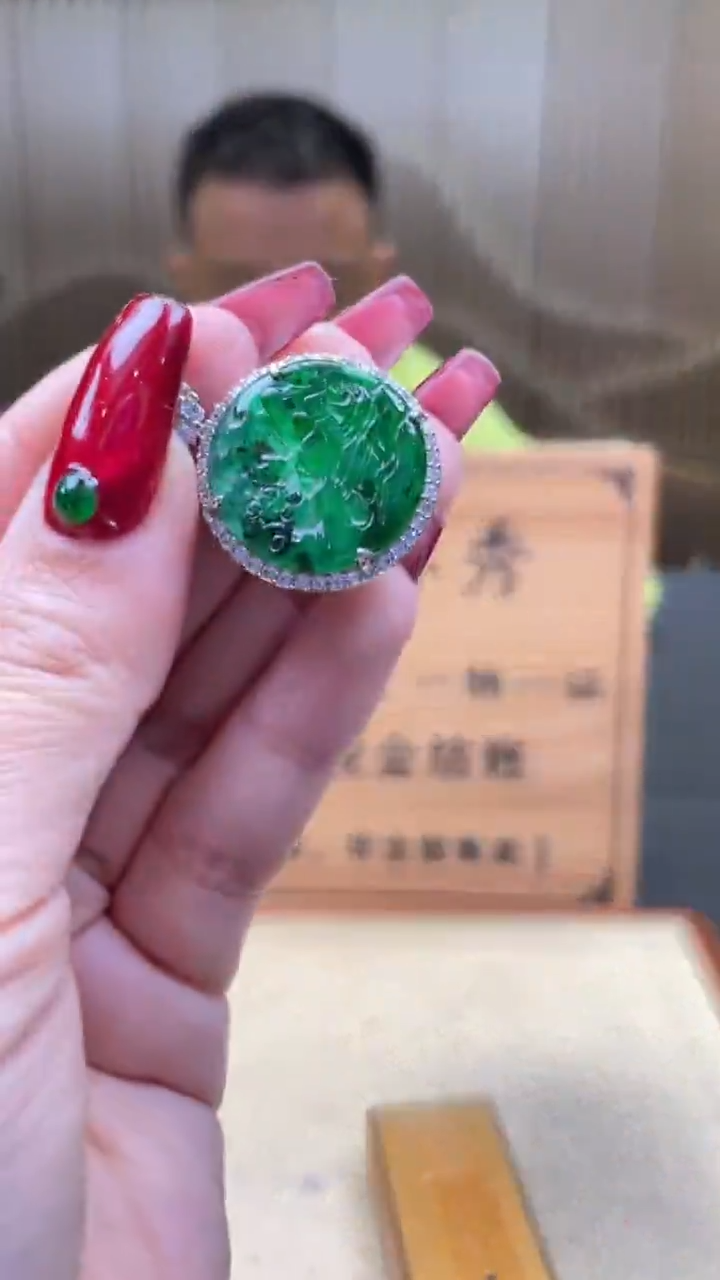 【闪购商品】翡翠颈饰未镶嵌      *10