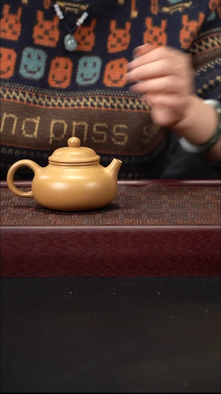 茶壶紫砂lzx黄金段 容天