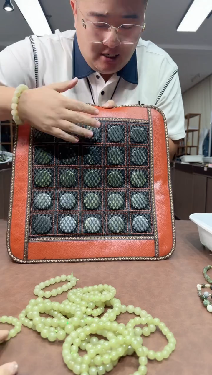未镶嵌蛇纹石玉手串多样性随机发货其一